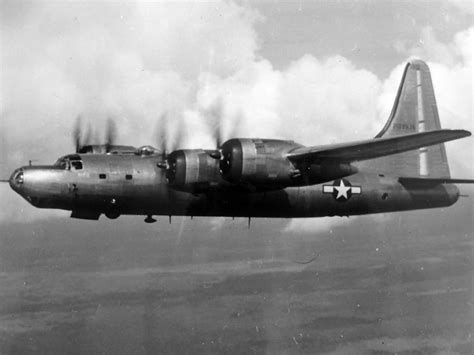 B-32 Dominator 42-108536 in flight during World War II | World War Photos