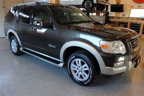 2006 Ford Explorer Eddie Bauer - Biscayne Auto Sales | Pre-owned Dealership | Ontario, NY