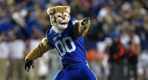 Look: College Football World Reacts To BYU Mascot Video - The Spun