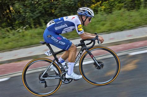 RECOVERY REPORT: REMCO EVENEPOEL IS BACK ON THE ROLLERS - Road Bike Action