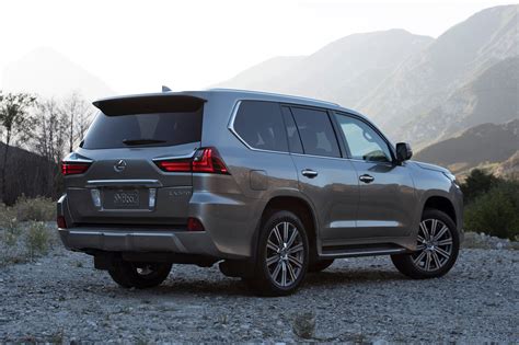 2017 Lexus LX 570: An Easy-to-Drive Luxury Beast SUV [Review] - The ...