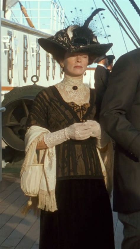 Frances Fisher in "Titanic"- (1997), Hat designed by Josephine Willis. | Titanic costume ...