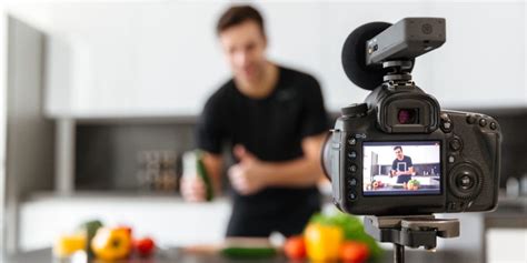 How To Make a Vlog Which Attracts New Customers