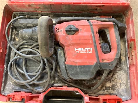 1 coffret HILTI TE 500 AVR comprenant 1 Burineur filaire fonctionnel