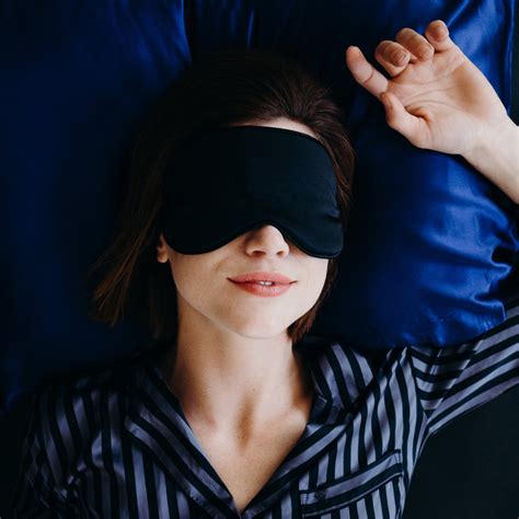 Blackout 100% Silk Eyemask (Unisex) – Moonlit Skincare