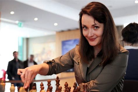 15 Women Chess Grandmasters You Must Know - EnthuZiastic