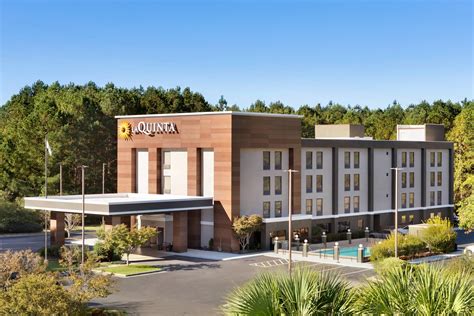 La Quinta Inn & Suites by Wyndham Selma/Smithfield I-95 | Selma, NC Hotels