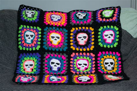 CROCHET SKULL GRANNY SQUARE BLANKET | Crochet skull, Crochet skull patterns, Halloween crochet ...