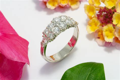 Hunt Country Jewelers 12 Diamond Ring in 18k White Gold