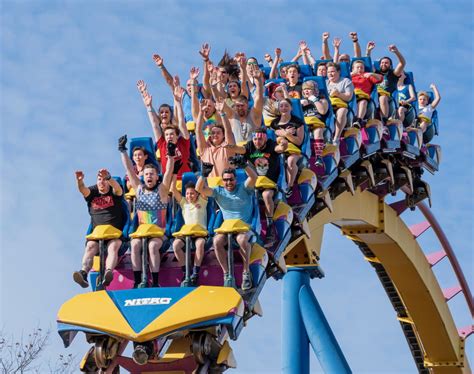 Watch: 300 thrill-seekers take on Six Flags Polar Coaster Challenge ...