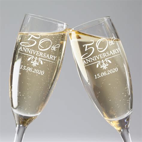 Personalised Champagne Flutes - Anniversary Years – Custom Gift Co