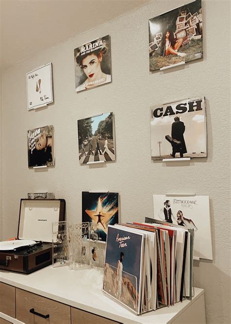 Record wall room decor | Vinyl room, Record room, Retro room