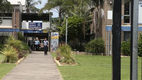 Lake Illawarra High School bomb threat a hoax: police | Illawarra ...