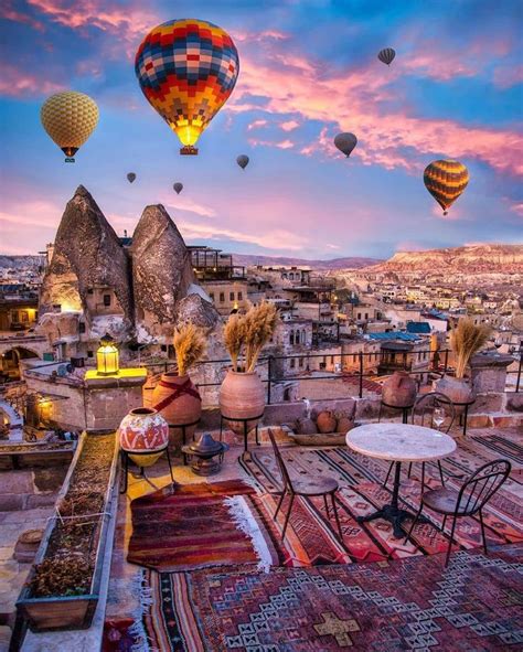 Europe | europestyle_ en Instagram: “Göreme, Cappadocia, Turkey 🇹🇷 🎈~ 💛🌹 #turkey🇹🇷 ~ 📸 P ...