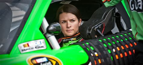 GoDaddy to Leave NASCAR, Danica Patrick Sponsor-less for 2016