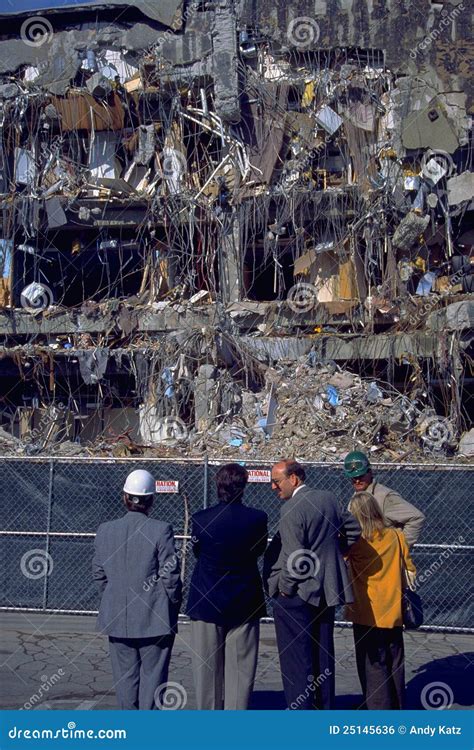 Northridge Quake Aftermath editorial photo. Image of catastrophe - 25145636