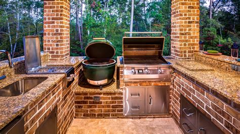 Top 5 Grills for Your Outdoor Kitchen - Creekstone Outdoor Living