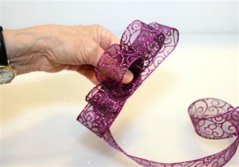 Wire-Edged Ribbon Bow | ThriftyFun