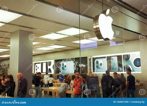 Apple store interior editorial image. Image of luxury - 164061290