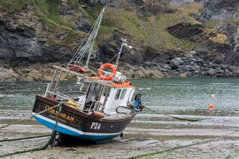 PORT ISAAC, CORNWALL/UK - AUGUST 13 : Fishing Boat in Port Isaac ...