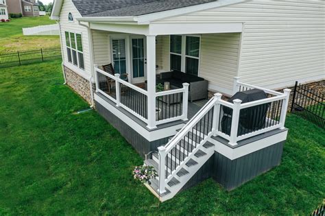 TimberTech Covered deck - Vinyl Railing