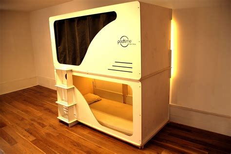 Sleeping in a bunk bed capsule is like being in a grave | Sleeping pods, Sleep box, Pod bed