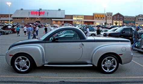 CHEVROLET SSR - Review and photos