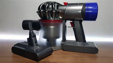 How to replace a battery on Dyson V8 Cordless Vacuum Cleaner - YouTube