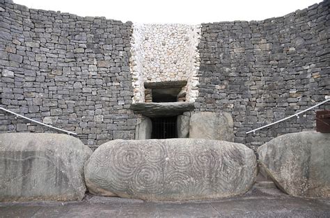 Newgrange - Entrance stone | Flickr - Photo Sharing!