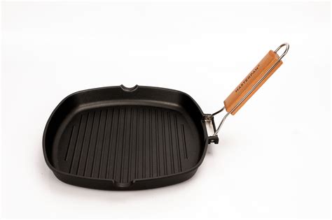 GRILL PAN NON-STICK CAST ALUMINUM WITH FOLDING HANDLE, 8" – MASTERPAN