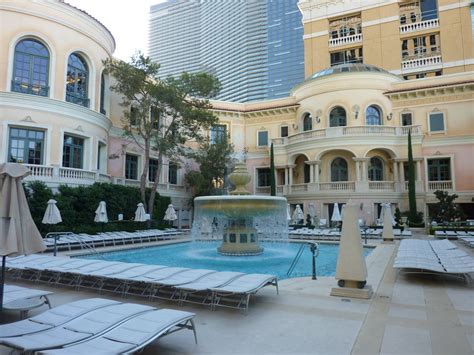 Pictures of the Pool at Bellagio Las Vegas