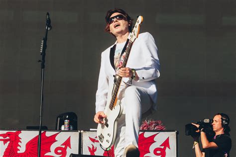 Glastonbury 2023: Manics honour Richey Edwards, duet with The Anchoress