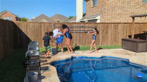 Water Bucket Challenge/ Water Balloon Fight/ Family Vlog - YouTube