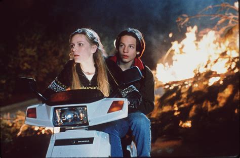 Kirsten Dunst und Gregory Smith , ''Small soldiers'' 1998 . | 映画