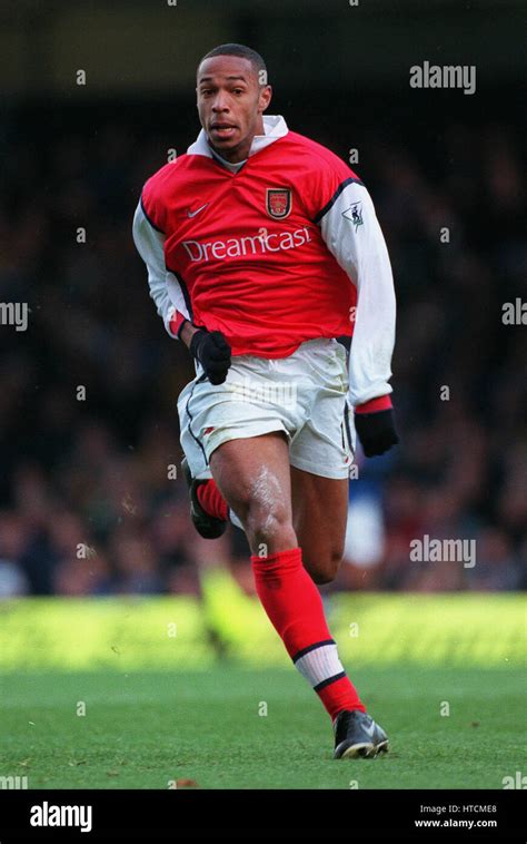 THIERRY HENRY ARSENAL FC 04 December 1999 Stock Photo - Alamy