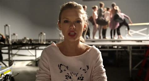 9 Taylor Swift Moments From New "Shake It Off'" Outtakes Video That Sum ...