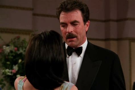 FRIENDS 1996 (S2 E24) Monica and Richard (co-star Tom Selleck). en 2023