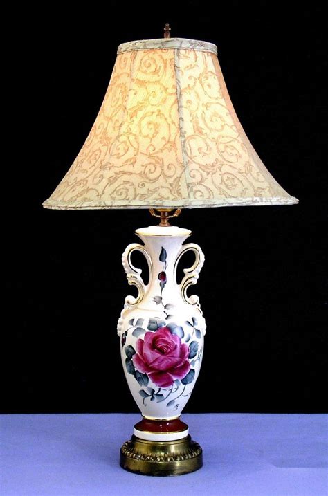 Beautiful Vintage Hand Painted Signed Table Lamp w Shade | Table lamp, Lamp, Vintage lamps