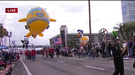 Footage: Holiday Bowl Parade 2022 – NBC 7 San Diego