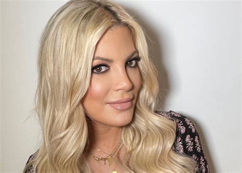 Tori Spelling Just Delivered Her Best Glam Look Yet—and We Have the Full Breakdown - NewBeauty