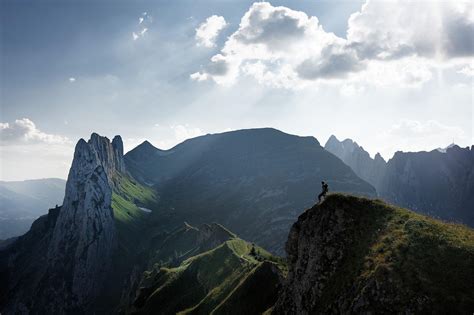 Hiking In The Swiss Alps – Summer Destination GuideWorldwide Insure