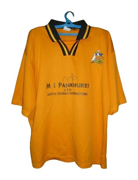 Maidstone United 2001-02 Kits