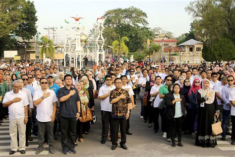 Bangsamoro ARMM holds first flag raising rites in Cotabato | Photos | GMA News Online