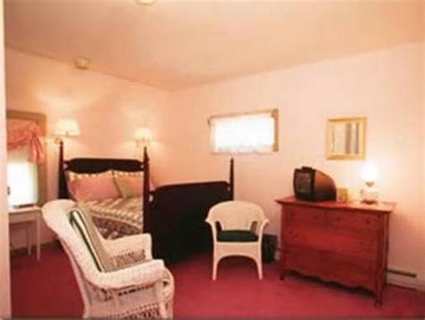 Budget Hotel in Meredith (NH) : Tuckernuck Inn Bed & Breakfast Meredith (NH) United States - The ...