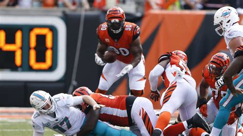 Two Defensive TDs Give Bengals Wild 27-17 Comeback Win