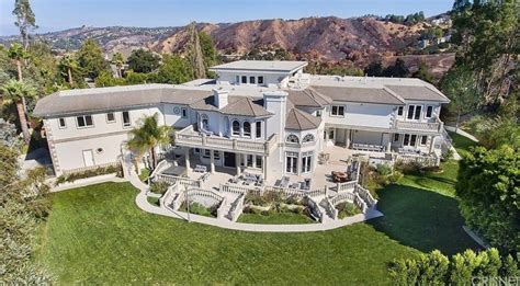 20-year-old YouTube star Jake Paul just bought a $6.9 million mansion — take a look inside ...