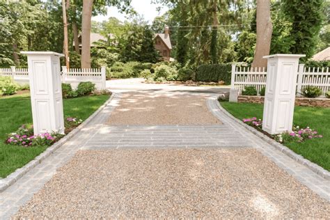 20 Driveway Landscape Designs | The Patio Company