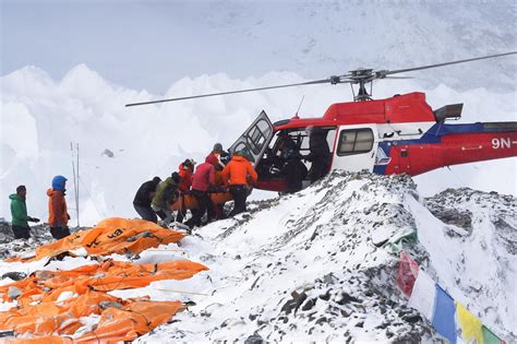 Dead Bodies Exposed on Mount Everest as Glaciers Melt