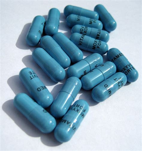 Free blue pills Stock Photo - FreeImages.com