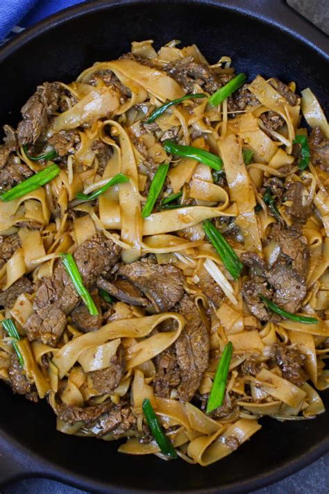 Beef Chow Fun {Stir Fried Ho Fun Noodles} - TipBuzz